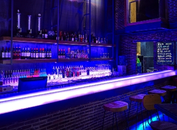 酒吧装修